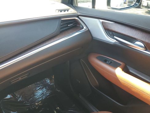 Certified 2023 Cadillac XT5 Premium Luxury w/ LPO, Premium Carpet Package image 19