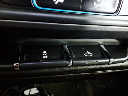 Used 2018 Chevrolet Silverado 1500 Custom w/ Custom Value Package image 21