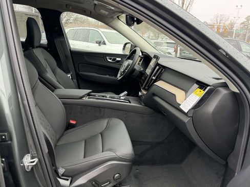 New 2026 Volvo XC60 B5 Plus image 11