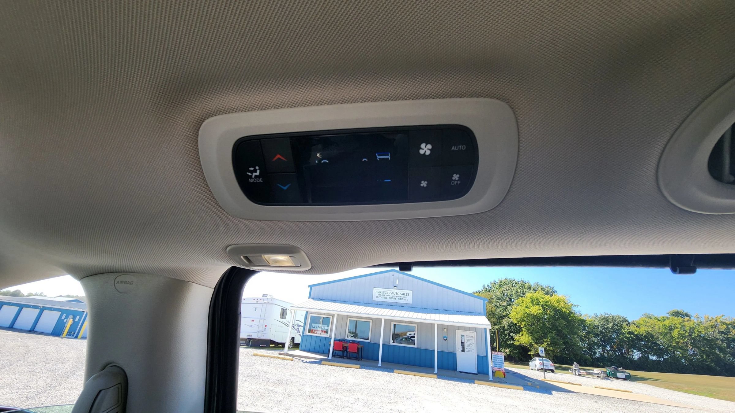 Used 2017 Chrysler Pacifica Limited FWD image 28