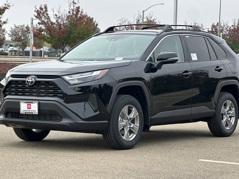 New 2025 Toyota RAV4 XLE image 7
