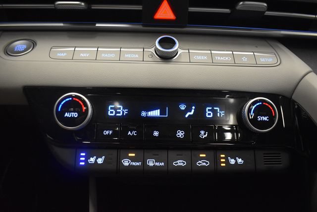 Used 2025 Hyundai Elantra Limited FWD image 27