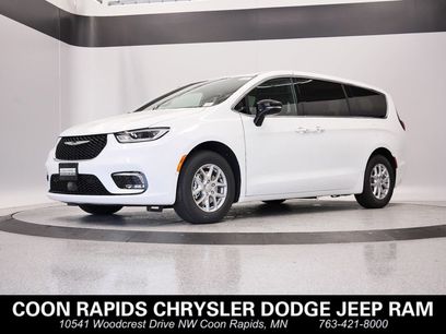 New 2026 Chrysler Pacifica Select