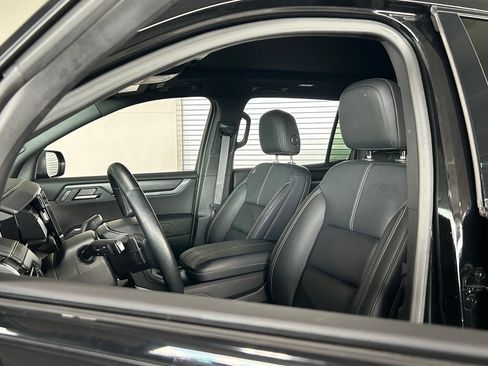 Used 2024 GMC Acadia Elevation FWD image 12
