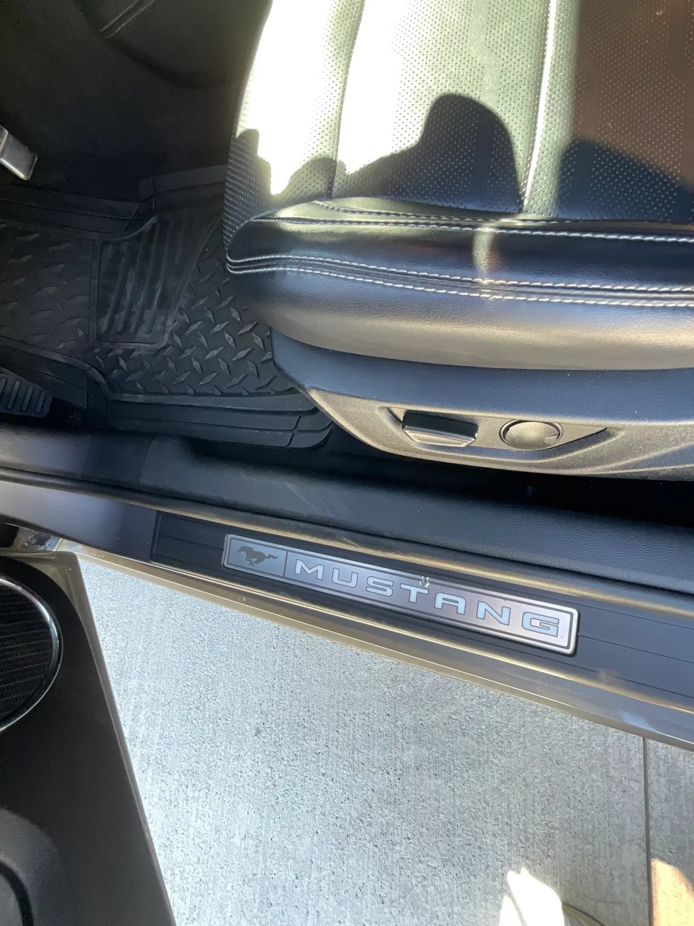 Used 2021 Ford Mustang GT Premium w/ Equipment Group 401A RWD image 43