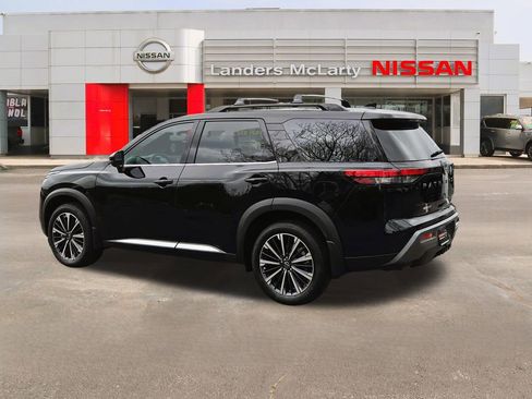 New 2026 Nissan Pathfinder Platinum FWD image 5