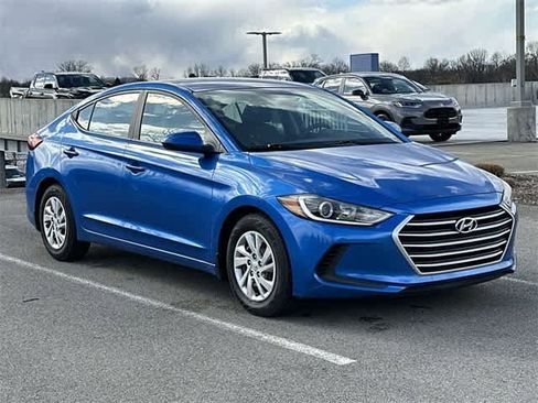 Used 2017 Hyundai Elantra SE image 25