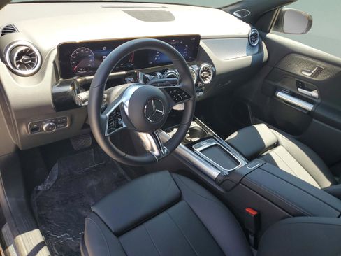 Certified 2025 Mercedes-Benz GLA 250 image 22