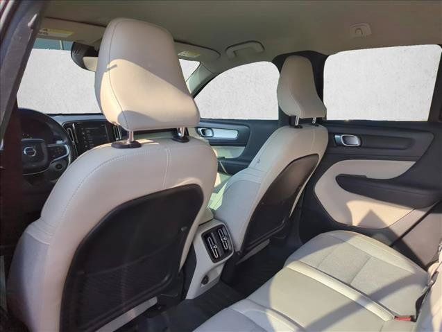Used 2020 Volvo XC40 T5 Momentum AWD/4WD image 23