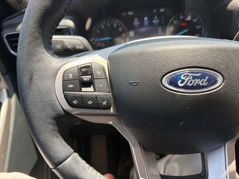 Used 2023 Ford Explorer XLT w/ Equipment Group 202A RWD image 14
