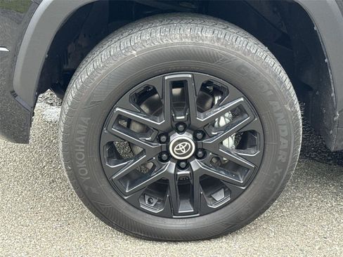 Used 2024 Toyota Tundra Limited AWD/4WD image 10