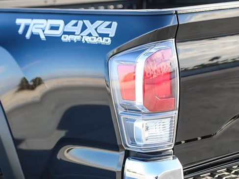 Certified 2023 Toyota Tacoma TRD Off-Road image 10