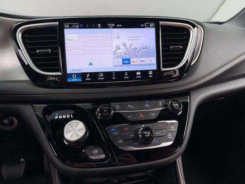 New 2026 Chrysler Pacifica Pinnacle image 30