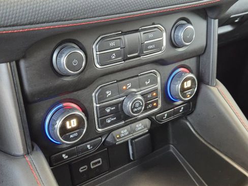 Used 2024 Chevrolet Suburban RST w/ Luxury Package image 20