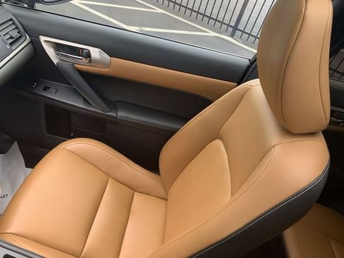 Used 2014 Lexus CT 200h w/ F Sport w/Nuluxe Interior FWD image 29