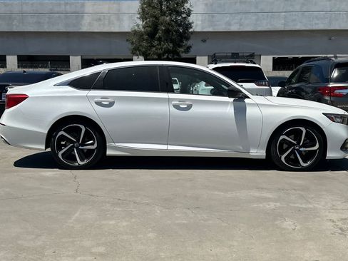 Used 2022 Honda Accord Sport image 9