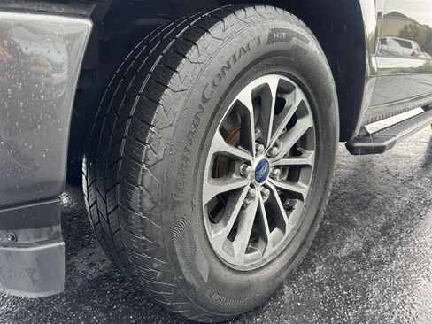 Used 2018 Ford F150 XLT w/ Equipment Group 302A Luxury AWD/4WD image 9