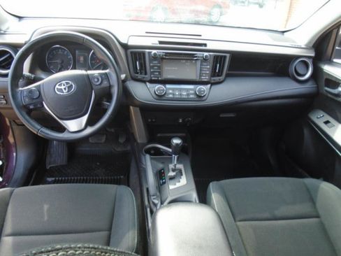 Used 2016 Toyota RAV4 XLE FWD image 11