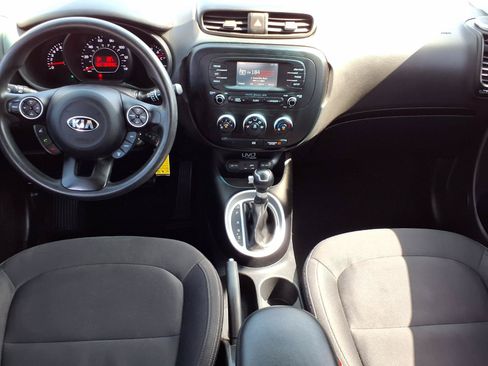 Used 2015 Kia Soul FWD image 4