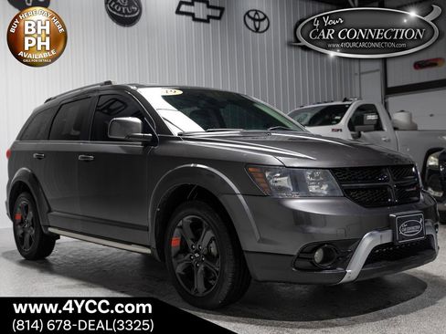 Used 2019 Dodge Journey Crossroad w/ Nav & Sun Group image 1