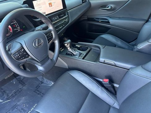 Used 2025 Lexus ES 350 w/ Premium Package FWD image 10