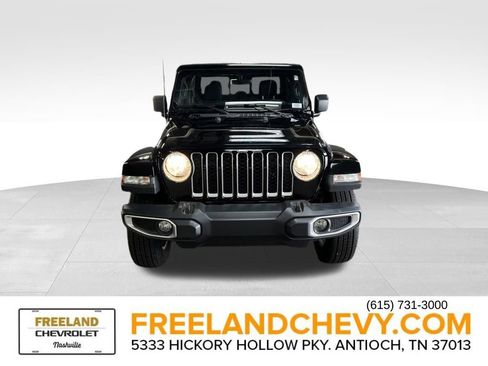 Used 2023 Jeep Gladiator Overland image 2
