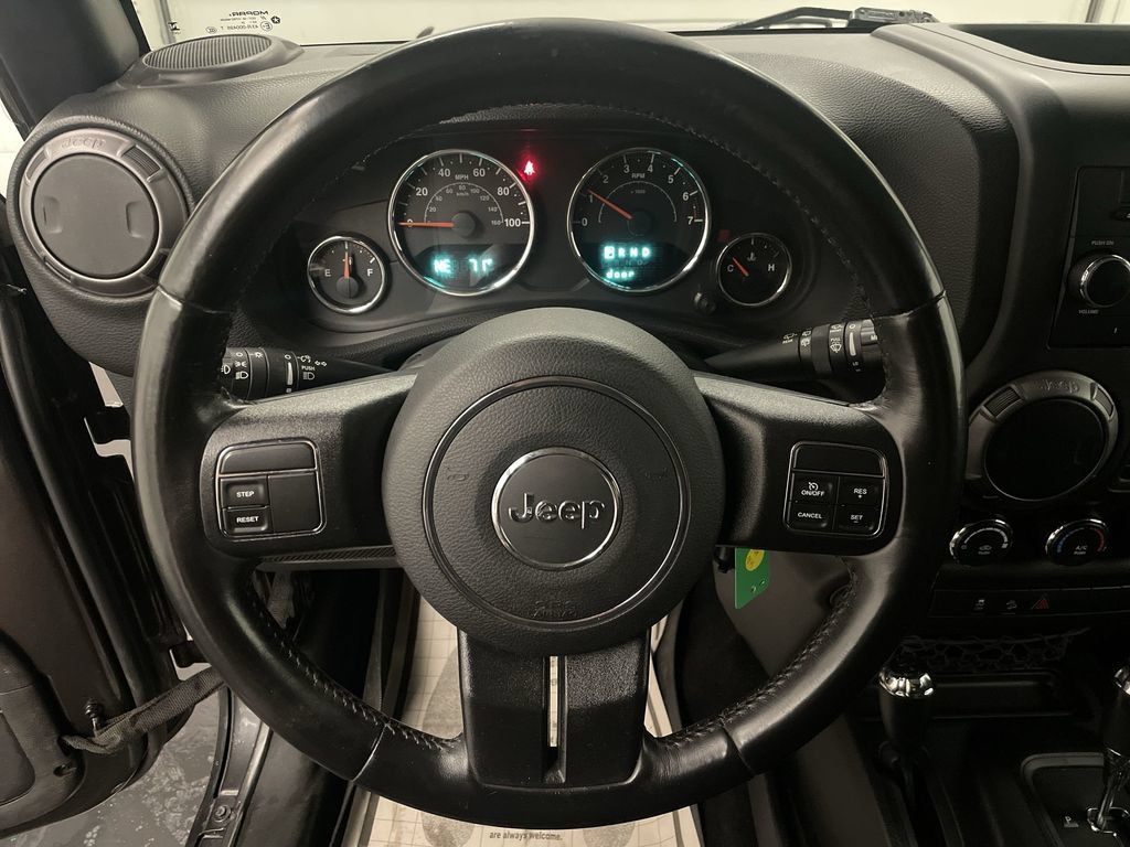 Used 2018 Jeep Wrangler Sport AWD/4WD image 5