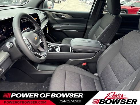 New 2026 Chevrolet Traverse LT w/ Driver Confidence Package AWD/4WD image 4