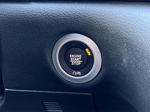 New 2026 Chrysler Pacifica Select image 30