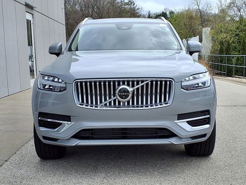 Used 2025 Volvo XC90 T8 Plus w/ Protection Package Premier AWD/4WD image 2