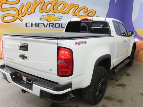 Used 2017 Chevrolet Colorado LT AWD/4WD image 8