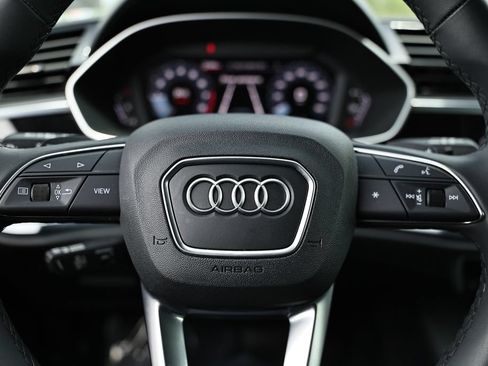 Used 2025 Audi Q3 2.0T Premium w/ Convenience Package AWD/4WD image 32