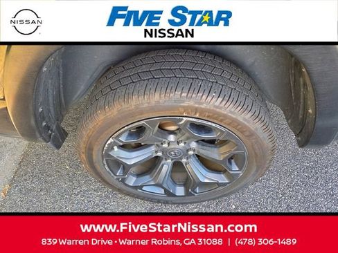 Used 2020 RAM 1500 Limited w/ Black Appearance Package AWD/4WD image 15