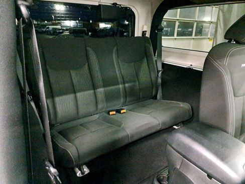 Used 2018 Jeep Wrangler Rubicon w/ Power Convenience Group image 15