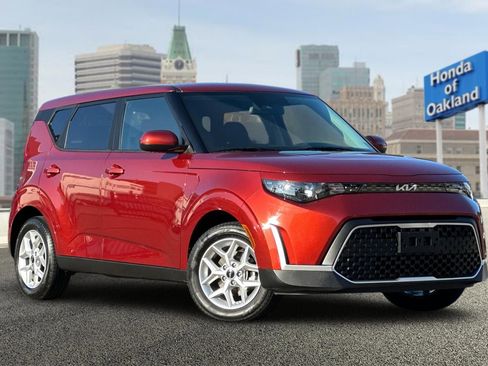 Used 2024 Kia Soul LX w/ Option Group 015 image 2