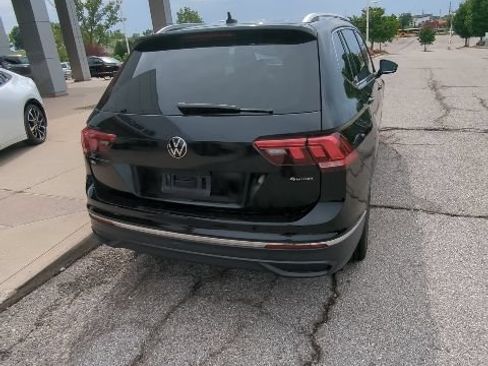Used 2022 Volkswagen Tiguan SE AWD/4WD image 8