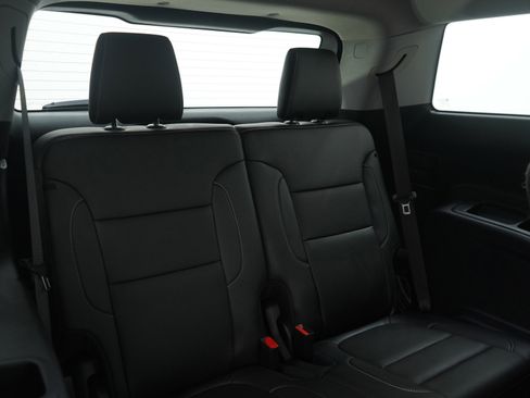 Used 2022 GMC Acadia SLT w/ Preferred Package image 12