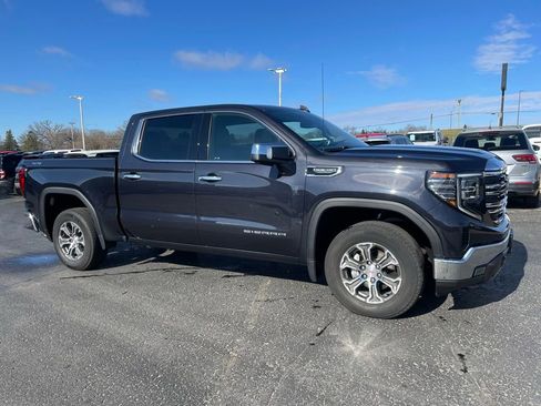 Used 2025 GMC Sierra 1500 SLT image 2