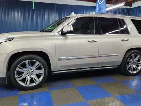 Used 2015 Cadillac Escalade Premium image 73