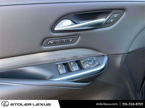 Used 2024 Cadillac XT4 Premium Luxury image 21