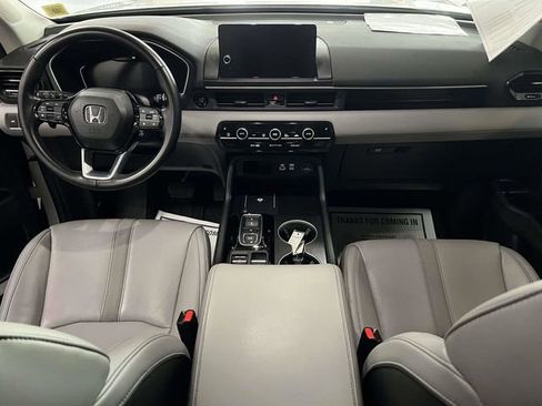 Used 2025 Honda Pilot EX-L image 13