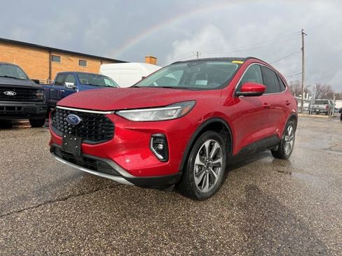 Certified 2023 Ford Escape Platinum w/ Premium Technology Package image 30