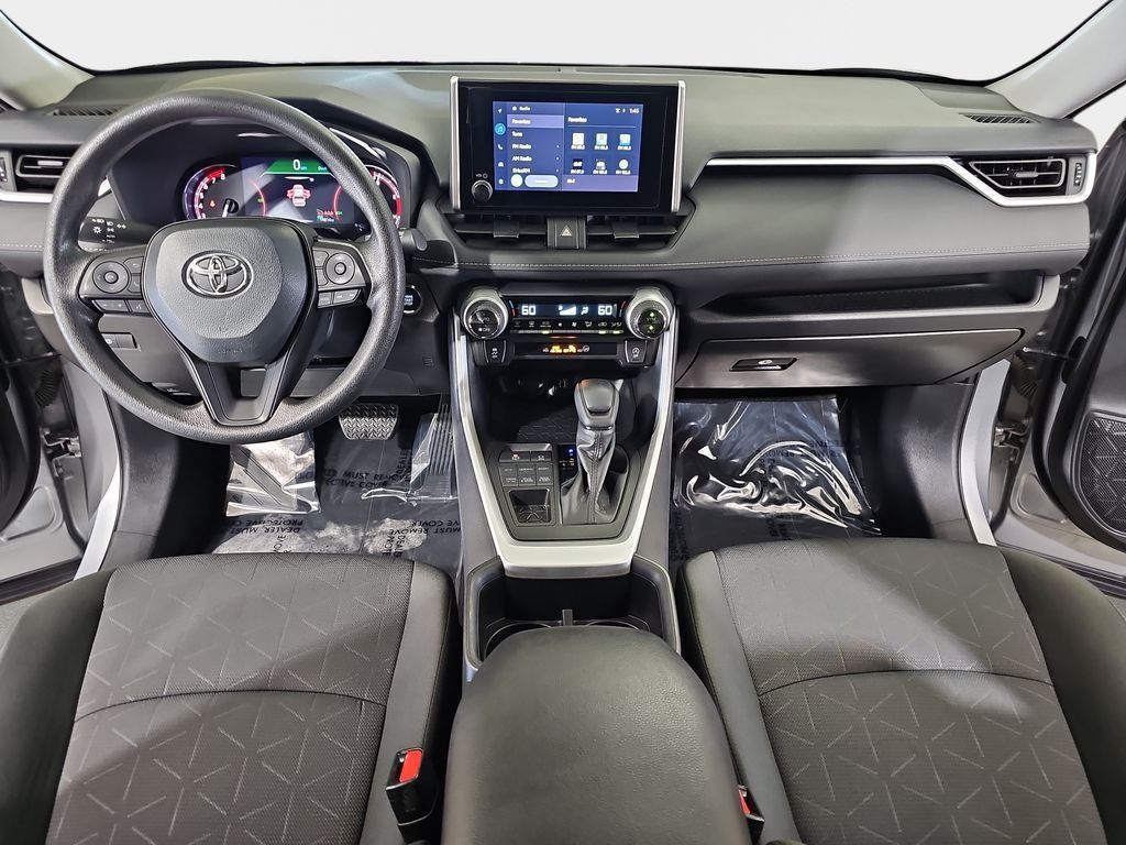 Used 2025 Toyota RAV4 XLE AWD/4WD image 10