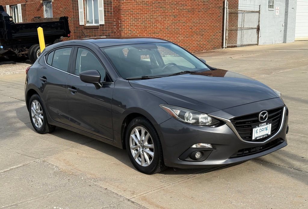 Used 2016 MAZDA MAZDA3 i Touring FWD image 3