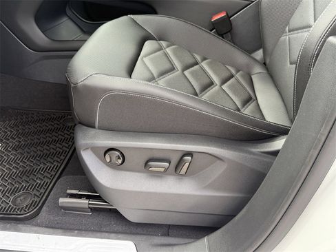 New 2026 Volkswagen Atlas SE image 13