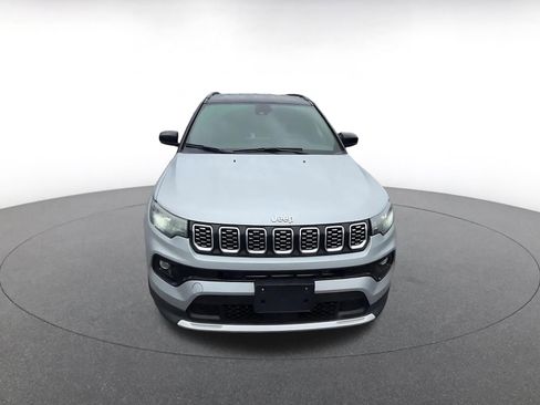 Used 2025 Jeep Compass Limited AWD/4WD image 4