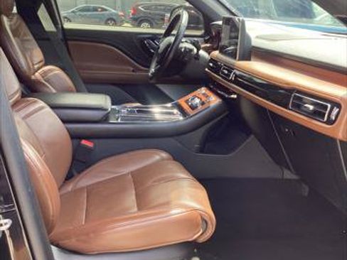 Used 2020 Lincoln Aviator Grand Touring w/ Equipment Group 302A AWD/4WD image 23