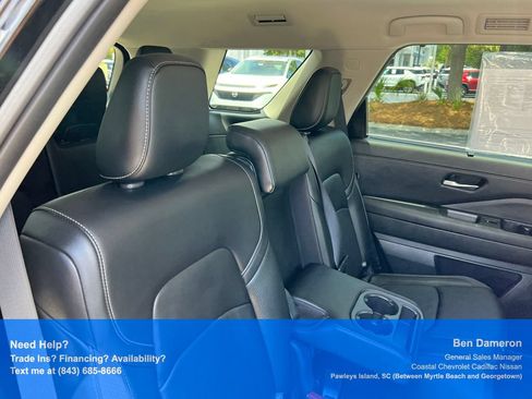 Certified 2025 Nissan Pathfinder SL FWD image 22