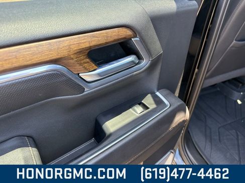 Used 2022 Chevrolet Silverado 1500 High Country image 21