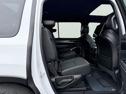 New 2026 Jeep Grand Wagoneer Limited image 15
